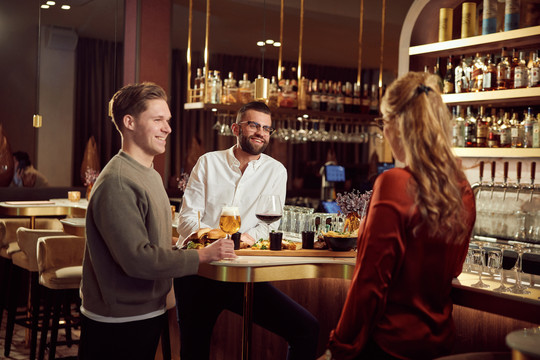 Geniet van een uitgebreide borrel! 